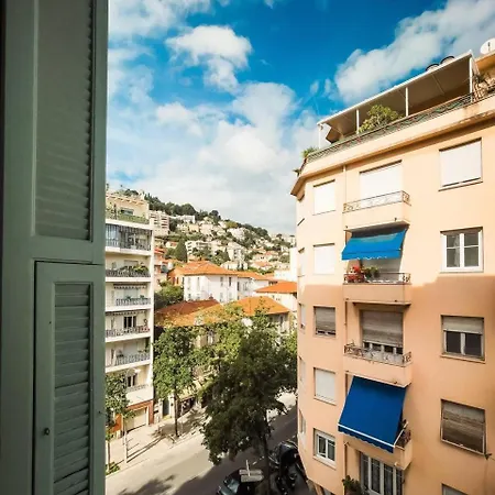 Typical Neighborhood 15 Min From * Nice